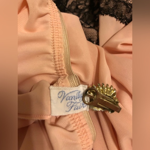 Pink peach vintage Vanity Fair half slip - Picture 5 of 7
